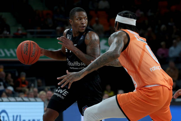 举双手庆祝 举双手庆祝